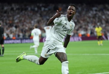 Ghi bàn và nói 2 từ, Vinicius khiến những kẻ chỉ trích phải 'tắt điện'