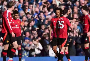 CĐV MU đòi tống khứ Maguire sau màn trình diễn thảm họa trước Everton