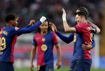 Barcelona đại thắng Real Sociedad, tái chiếm ngôi đầu La Liga