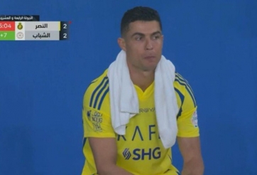 Ronaldo không vui dù góp công trong cả 2 bàn của Al Nassr