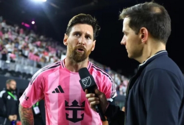 Messi nổi giận với trọng tài sau tình huống kỳ lạ