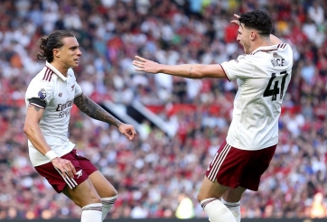 Gyokeres tịt ngòi, Arsenal vất vả hạ MU ngày ra quân