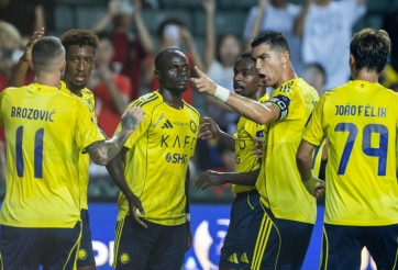 Ronaldo kiến tạo, Al Nassr thắng tiến chung kết trong thế 10 người