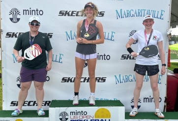 Cô gái chiến thắng ung thư máu hiếm gặp nhờ pickleball