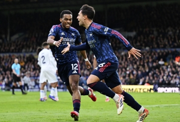 Trực tiếp Leeds 0-2 Arsenal: Bàn thắng từ phạt góc