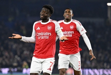 Saka toả sáng, Arsenal bỏ xa Man City 7 điểm tại Ngoại hạng Anh