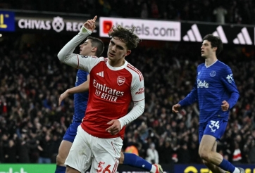 Thần đồng 16 tuổi rực sáng phút cuối, Arsenal hạ Everton nghẹt thở