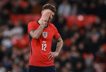 Sao Arsenal bị chính CĐV đội nhà đòi đuổi khỏi sân