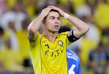 NÓNG: Al Nassr của Ronaldo liên tiếp nhận 2 đòn giáng cực nặng