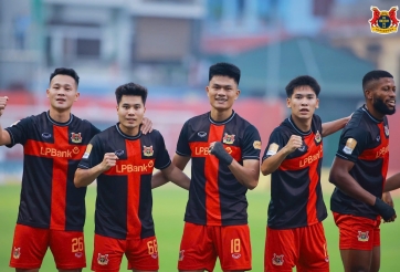 Hoàng Đức tỏa sáng, Ninh Bình đè bẹp Viettel giành vé chung kết