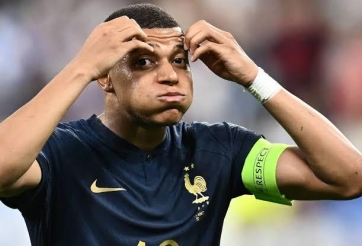 Lập cú đúp, Mbappe vẫn mất danh hiệu vào tay cái tên khó tin