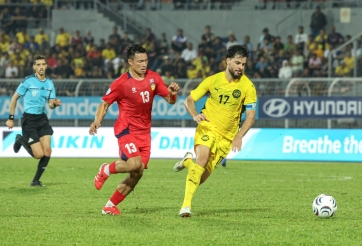 CĐV Malaysia đồng loạt gọi tên Việt Nam sau đại thắng 4-0 tại AFF Cup