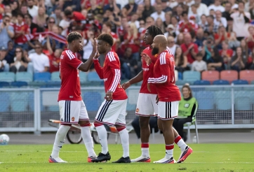 Trực tiếp PSG 1-1 Manchester United: Heaton chấn thương