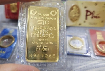 Giá vàng hôm nay 31/8: Vàng SJC 'bốc hơi' 1,5 triệu đồng/lượng