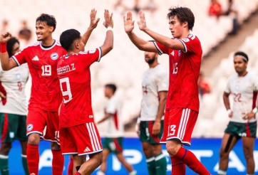 CĐV Singapore bất ngờ nhắc tên Việt Nam khi có 3 điểm đầu tiên ở FIFA ASEAN Cup