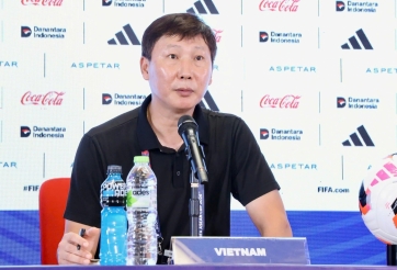 Báo Hàn gửi 'cảnh báo đỏ' đến HLV Kim Sang Sik sau thất bại của ĐT Việt Nam