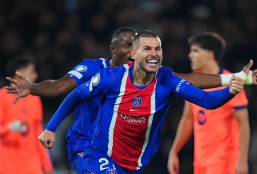 Vừa top 1 Champions League, PSG lập tức đón 3 tin cực buốn