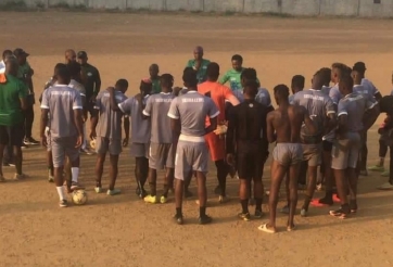 Chủ nhà CAN 2024 gây phẫn nộ khi xếp đối thủ tập trên sân đất