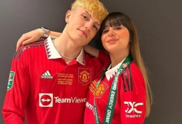 Sao trẻ MU phản bội bạn gái vừa sinh con