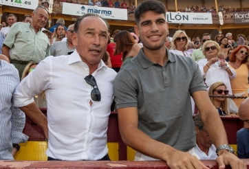 Carlos Alcaraz bị lên án dữ dội vì thưởng thức 'đặc sản quê nhà'