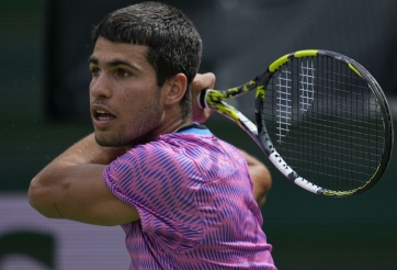 Carlos Alcaraz chuẩn bị xô đổ thành tích của Novak Djokovic