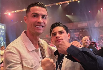 Ronaldo, Neymar cùng loạt 'sao số' đổ bộ tại trận siêu kinh điển Tyson Fury - Oleksandr Usyk