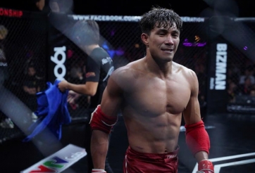 Dính 39 cú đấm liên tiếp, Nguyễn Trần Duy Nhất ngược dòng ngoạn mục tại giải võ thuật đình đám