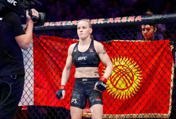 'Bullet Valentina' sẵn sàng cho màn tái đấu với Alexa Grasso tại UFC Fight Night 227