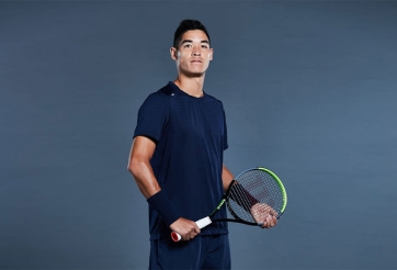 Không mắc sai lầm, Thái Sơn Kwiatkowski lọt vào vòng 1/8 giải quần vợt ở Mỹ