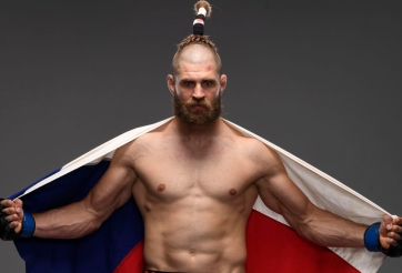 Nhà vô địch UFC đánh giá Jiri Prochazka nhỉnh hơn Alex Pereira trước thềm UFC 295