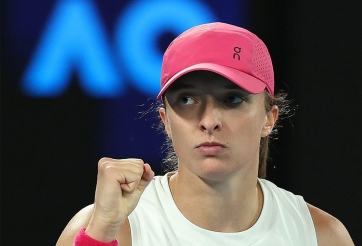 Iga Swiatek thoát hiểm ngoạn mục, 'bạn thân' Hoàng Nam dừng bước đáng tiếc tại Australian Open 2024