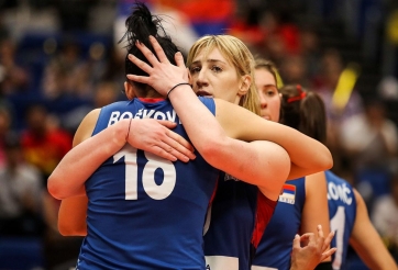 Nhà vô địch bóng chuyền thế giới suýt cập bến Việt Nam