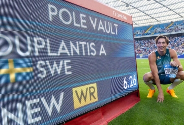 Lại phá kỉ lục nhảy sào thêm 1cm, Mondo Duplantis lĩnh hơn 1 tỷ tiền thưởng