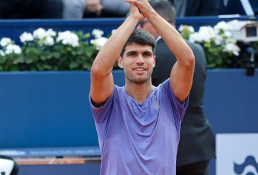 Đại thắng đồng hương Djokovic, Alcaraz thẳng tiến tứ kết Barcelona Open 2025