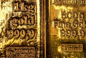 Giá vàng hôm nay sáng 17/5: Biến động khó lường