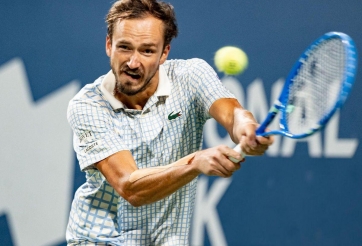 Medvedev để quên 'của quý' sau thất bại muối mặt ở Rogers Cup 2025