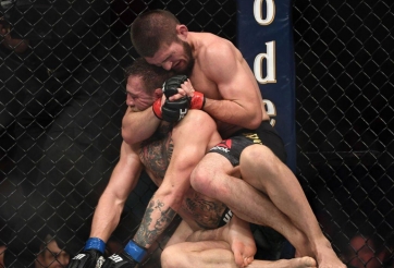 Người trong cuộc hé lộ nguyên nhân McGregor thua thảm Khabib 6 năm trước