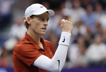 Huyền thoại tennis nghi ngờ Sinner về bê bối doping