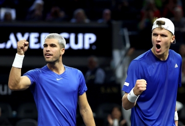 Alcaraz tỏa sáng, tuyển Châu Âu chiếm ưu thế ngày mở màn Laver Cup 2025