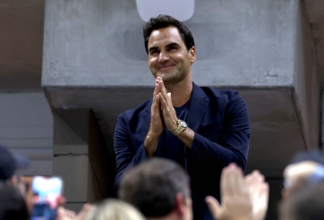 HLV tennis danh tiếng phản pháo Roger Federer