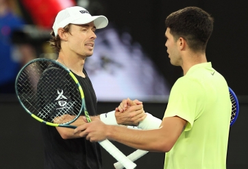 Trực tiếp tennis Carlos Alcaraz vs Alex De Minaur, 16h30 hôm nay 27/1