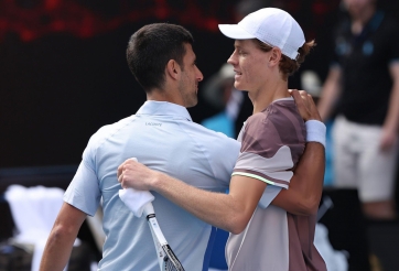 Trực tiếp tennis Jannik Sinner vs Novak Djokovic, 15h30 hôm nay 30/1