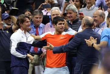 Alcaraz bị chỉ trích vì quên ơn thầy cũ