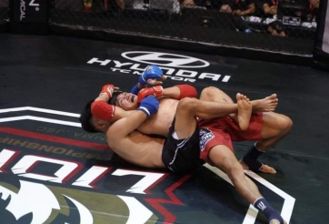 Nguyễn Trần Duy Nhất 'sống sót' sau 39 cú đấm, ngược dòng khó tin ở giải đấu đình đám