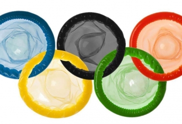 Bao cao su 'cháy hàng' ở Olympic mùa Đông 2026