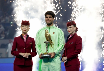 Đè bẹp Fils, Alcaraz lần đầu vô địch Qatar Open