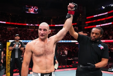 UFC Fight Night 267: Strickland xử đẹp Hernandez, thắng trận đầu sau gần 2 năm