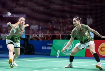 Ngược dòng nghẹt thở, cặp đôi nữ số 1 Việt Nam lọt tứ kết giải quốc tế Singapore