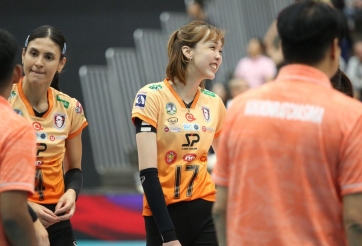 'Khổng lồ' bóng chuyền nữ Việt Nam hóa siêu chắn trong ngày ra mắt CLB Thái Lan