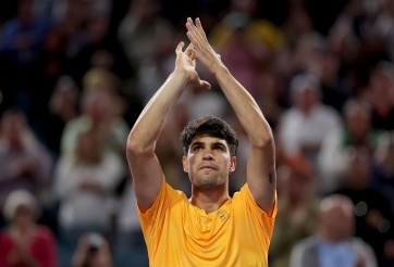 Hạ sao trẻ sáng giá, Alcaraz khởi đầu thuận lợi ở Miami Open 2026